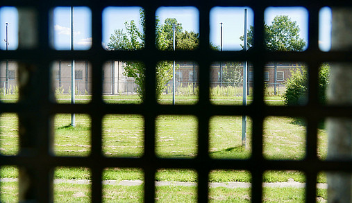 Blick aus einem Haftraum der Sozialtherapie: Einschluss ist ab 19 Uhr, nach der Stationsfreizeit.